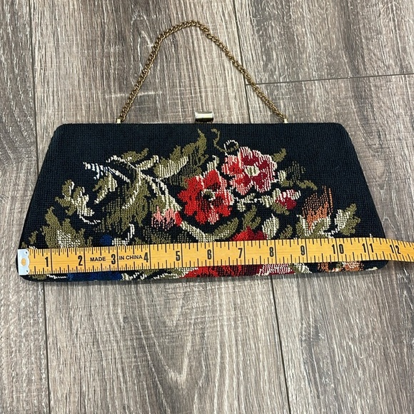 Needlepoint clutch with chain strap - Picture 4 of 5